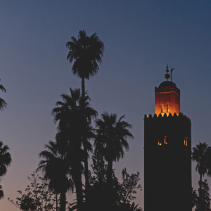 Lebendige Fotografien, die die Farben, Kultur und Architektur Marrakeschs einfangen, von den Souks bis zum Djemaa el Fna.