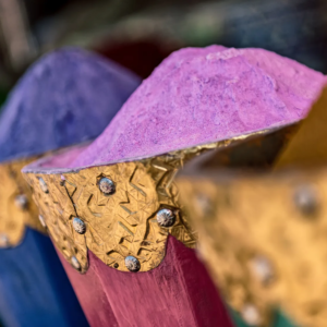 Lebendige Fotografien, die die Farben, Kultur und Architektur Marrakeschs einfangen, von den Souks bis zum Djemaa el Fna.