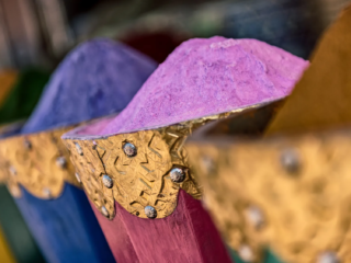 Lebendige Fotografien, die die Farben, Kultur und Architektur Marrakeschs einfangen, von den Souks bis zum Djemaa el Fna.