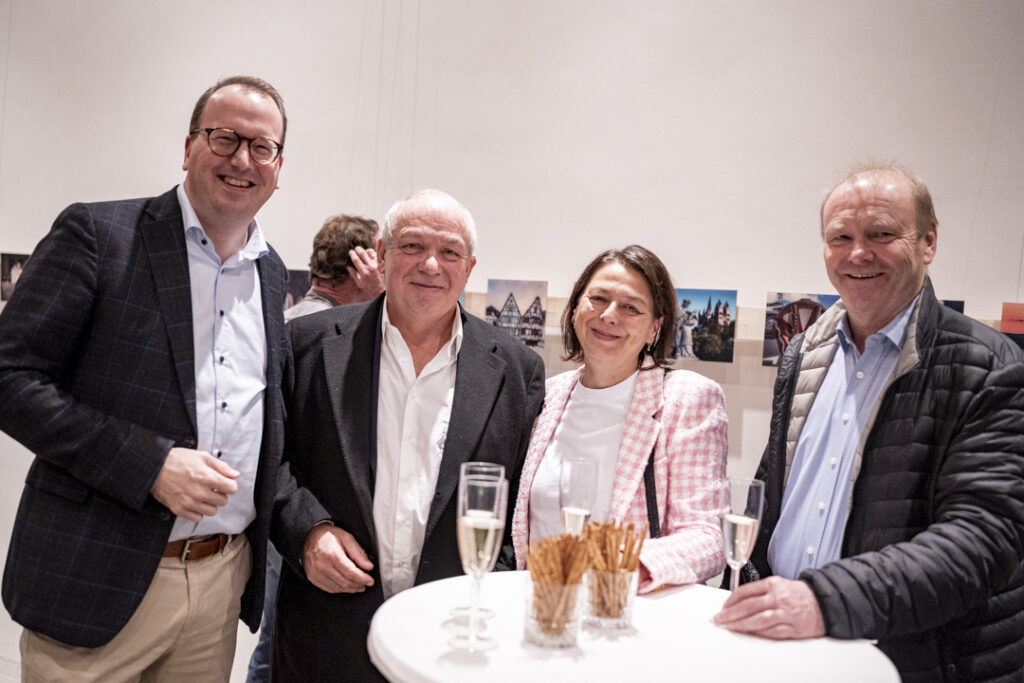 Fotoausstellung Limburger Dom Michaelskapelle, Architektur- und Landschaftsfotografie, Unverhüllt Ausstellung, Kunst im Dom Limburg