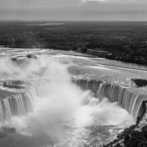 Niagarafälle – Türkisfarbenes Wasser und majestätische Wasserfälle in beeindruckenden Fotoaufnahmen.