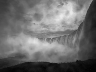 Niagarafälle – Türkisfarbenes Wasser und majestätische Wasserfälle in beeindruckenden Fotoaufnahmen.