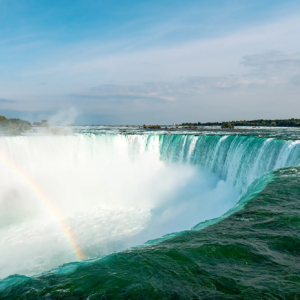 Niagarafälle – Türkisfarbenes Wasser und majestätische Wasserfälle in beeindruckenden Fotoaufnahmen.