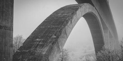 Buchcover „Limburg Zeitlos in Schwarz & Weiß“ mit historischen Schwarzweiß-Motiven aus Limburg an der Lahn