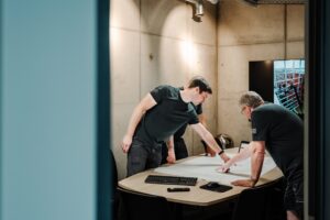 Unternehmensfotografie – authentische Einblicke in Menschen, Arbeit und Atmosphäre.