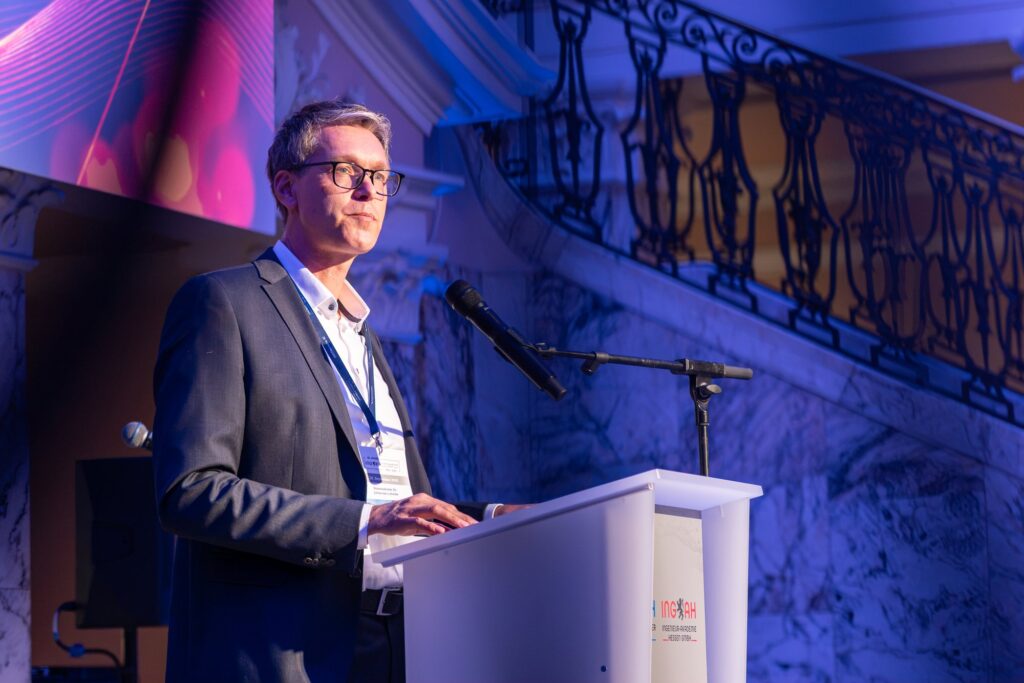Staatssekretär Dr. Johannes Loheide beim Grußwort
