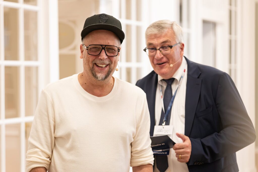 Smudo und Ingolf Kluge lachen gemeinsam vor dem Talk