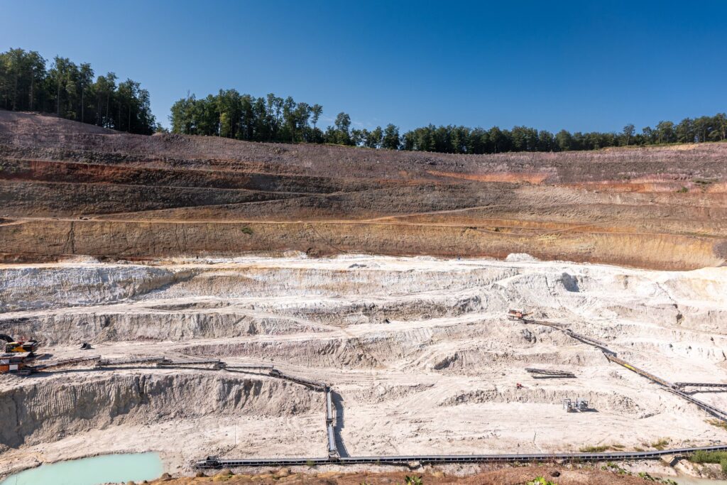 Abbauterrassen in der Tongrube Wimpsfeld